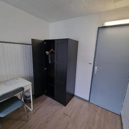 - Belle Chambre R+1 * Evry-Gregy-sur-Yerre