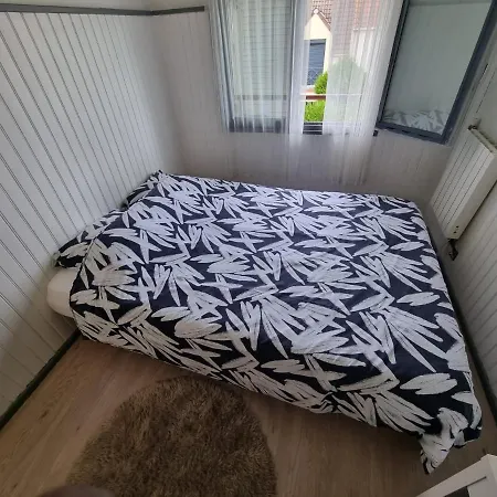 - Belle Chambre R+1 * Evry-Gregy-sur-Yerre